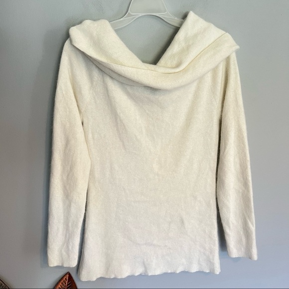 Alex Marie Turtle Neck Nylon Rabbit Hair Sweater - Picture 5 of 8